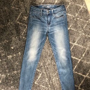 American eagle light wash jeans